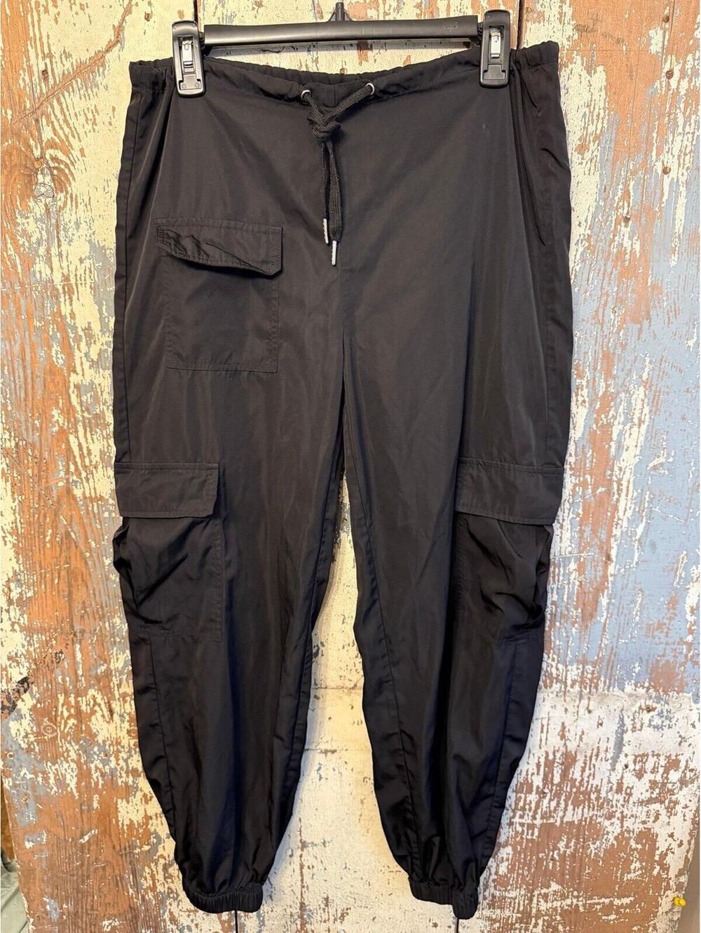 Women's Princess Polly black baggy cargo jogger size US 2